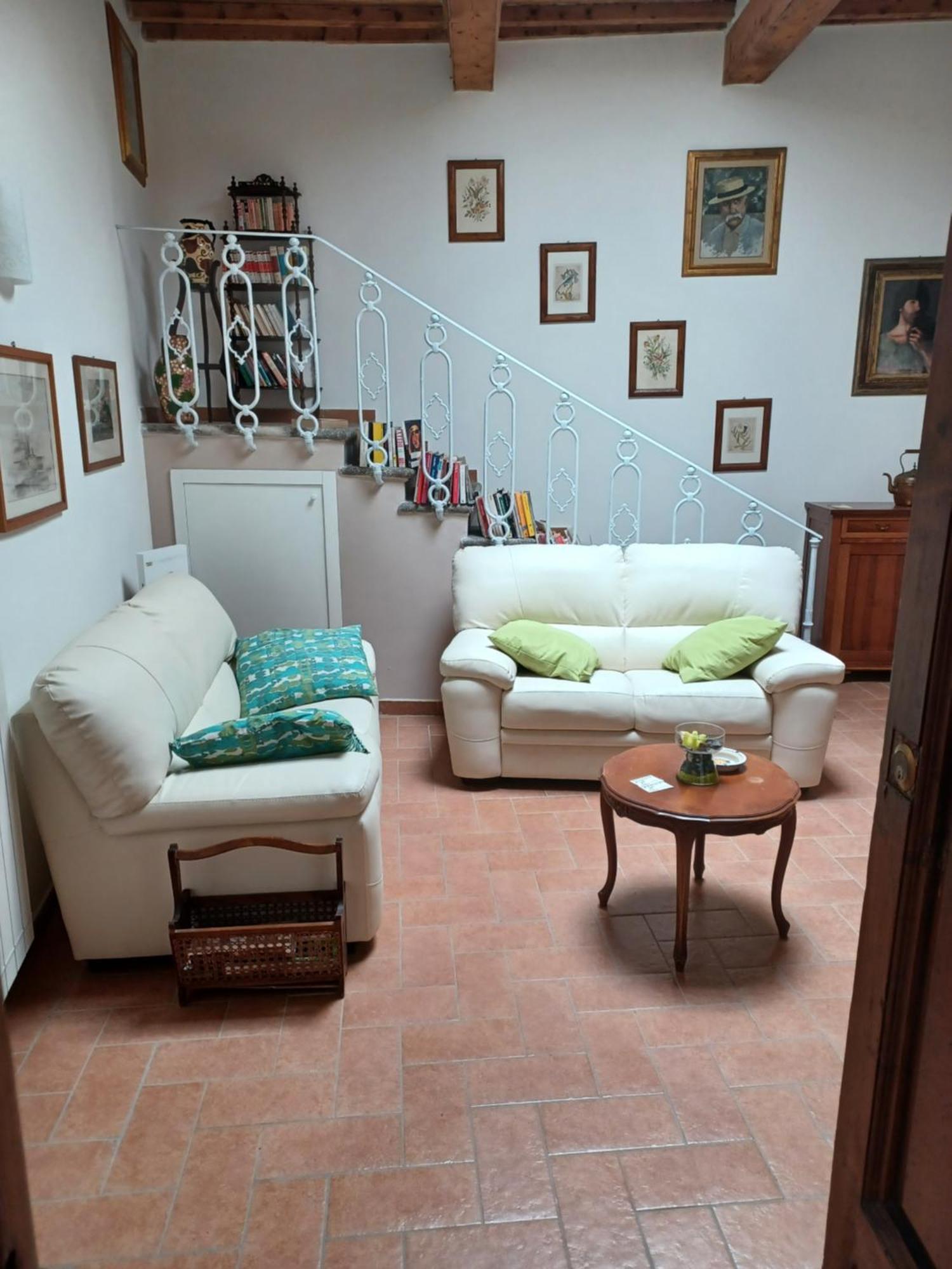 Casa Di Adriano Hotell Radicofani Exteriör bild